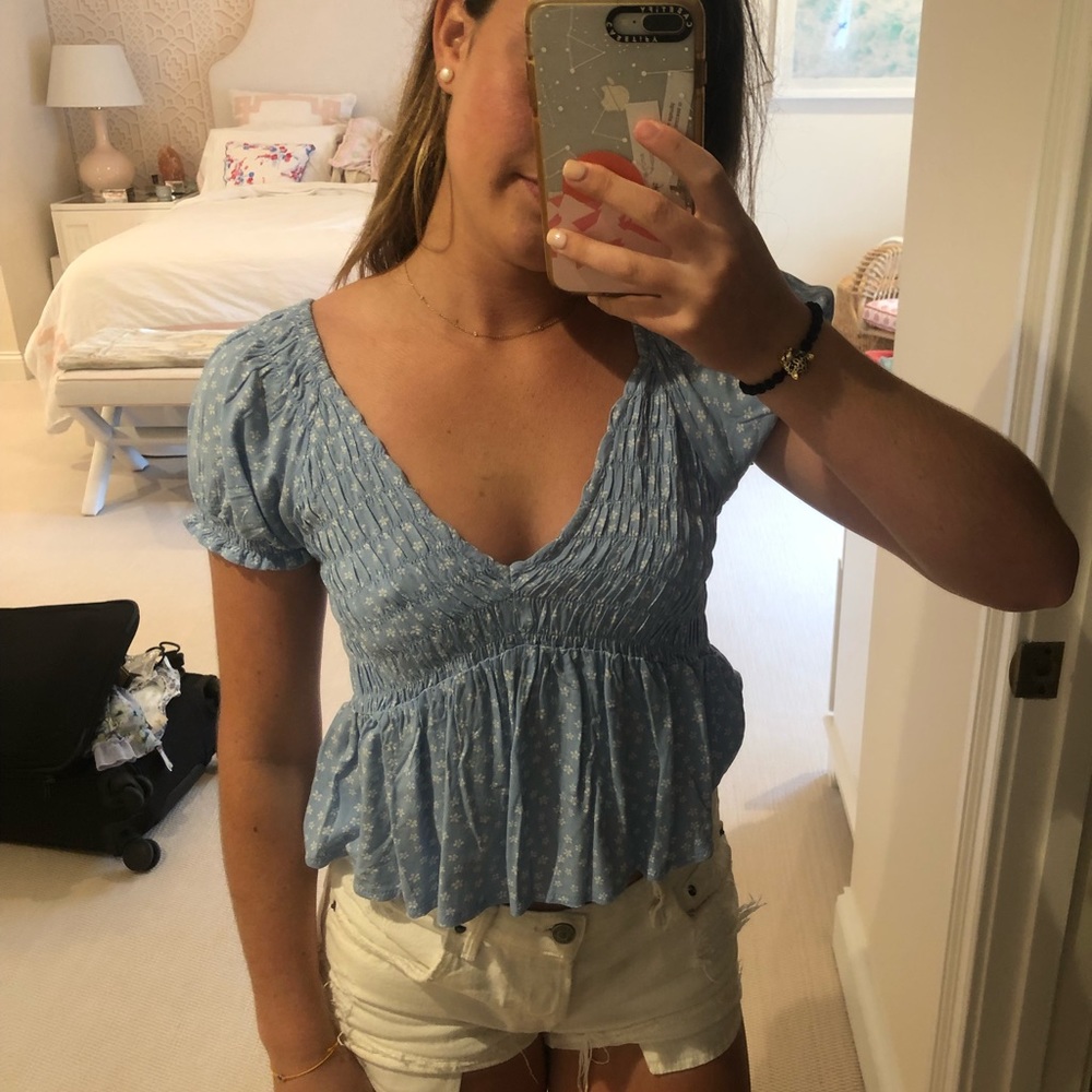 Blue floral toop